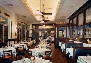 Hugo's Frog Bar & Fish House-Naperville