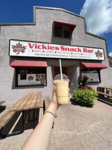 Vickie's Snack Bar-Beausejour